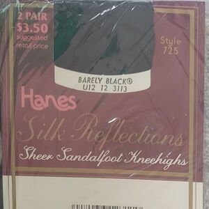 1991 Hanes Silk Reflections Sheer Sandlefoot Kneehighs Barely Black